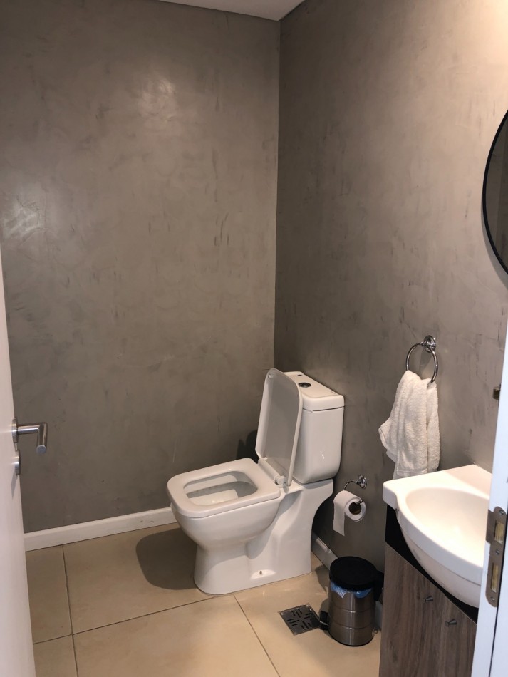 VENTA OFICINA AL FRENTE