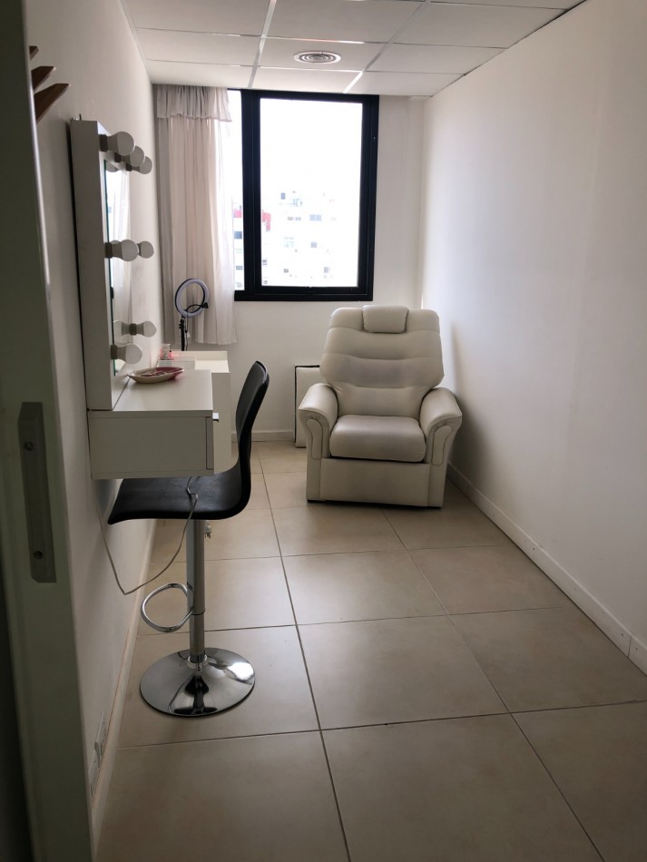 VENTA OFICINA AL FRENTE