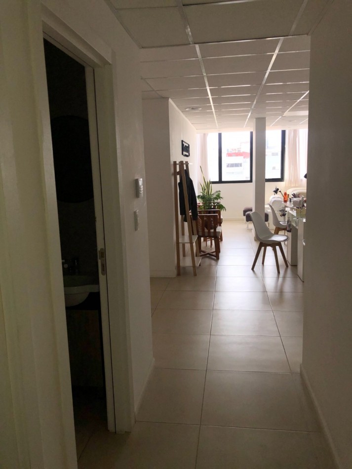 VENTA OFICINA AL FRENTE